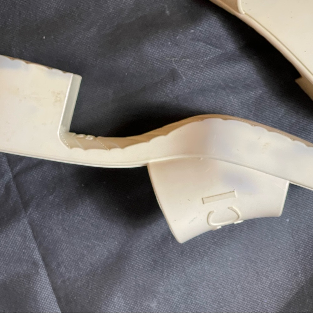 Gucci Women's Cream Platform Mules - Picture 5 of 5
